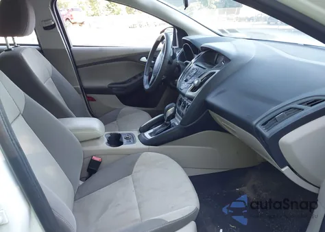 2013 Ford Focus Se z USA, uszkodzony, nr VIN 1FADP3K29DL330548